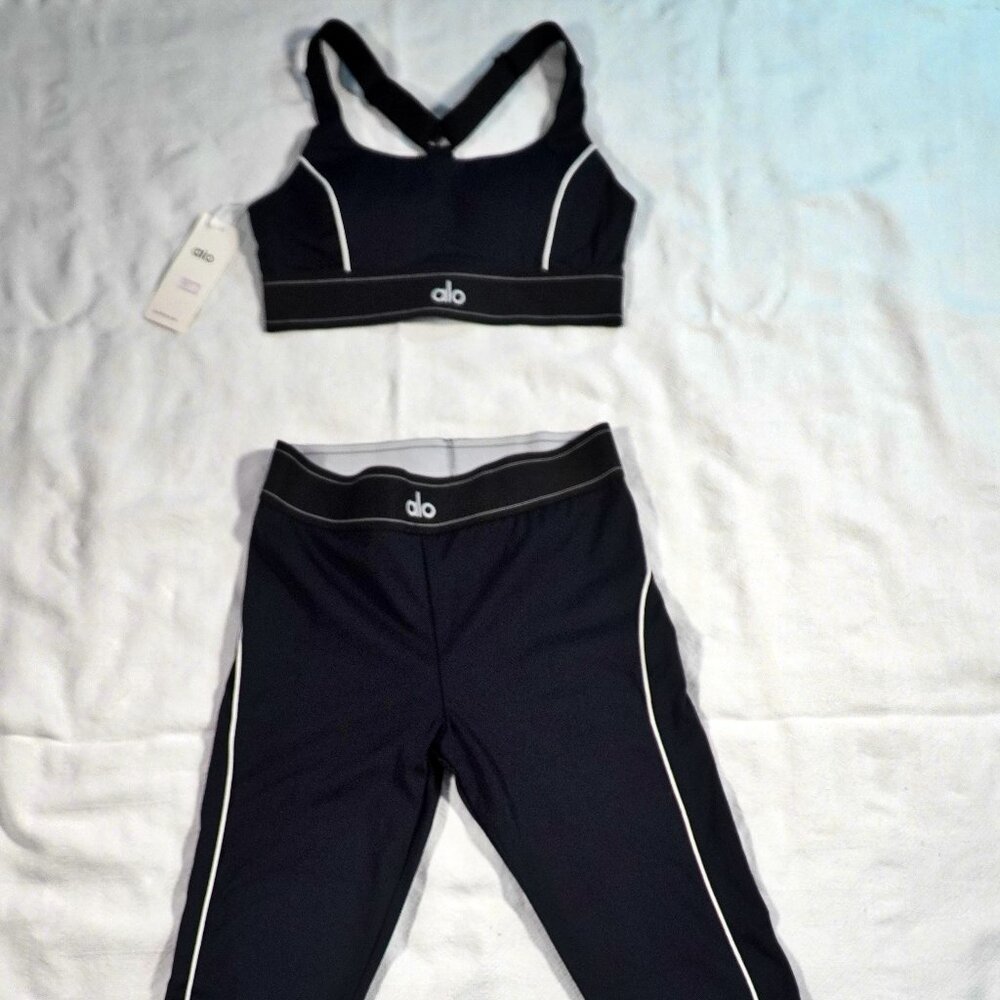 Alo Yoga Black Spoorts Bra & Leggings